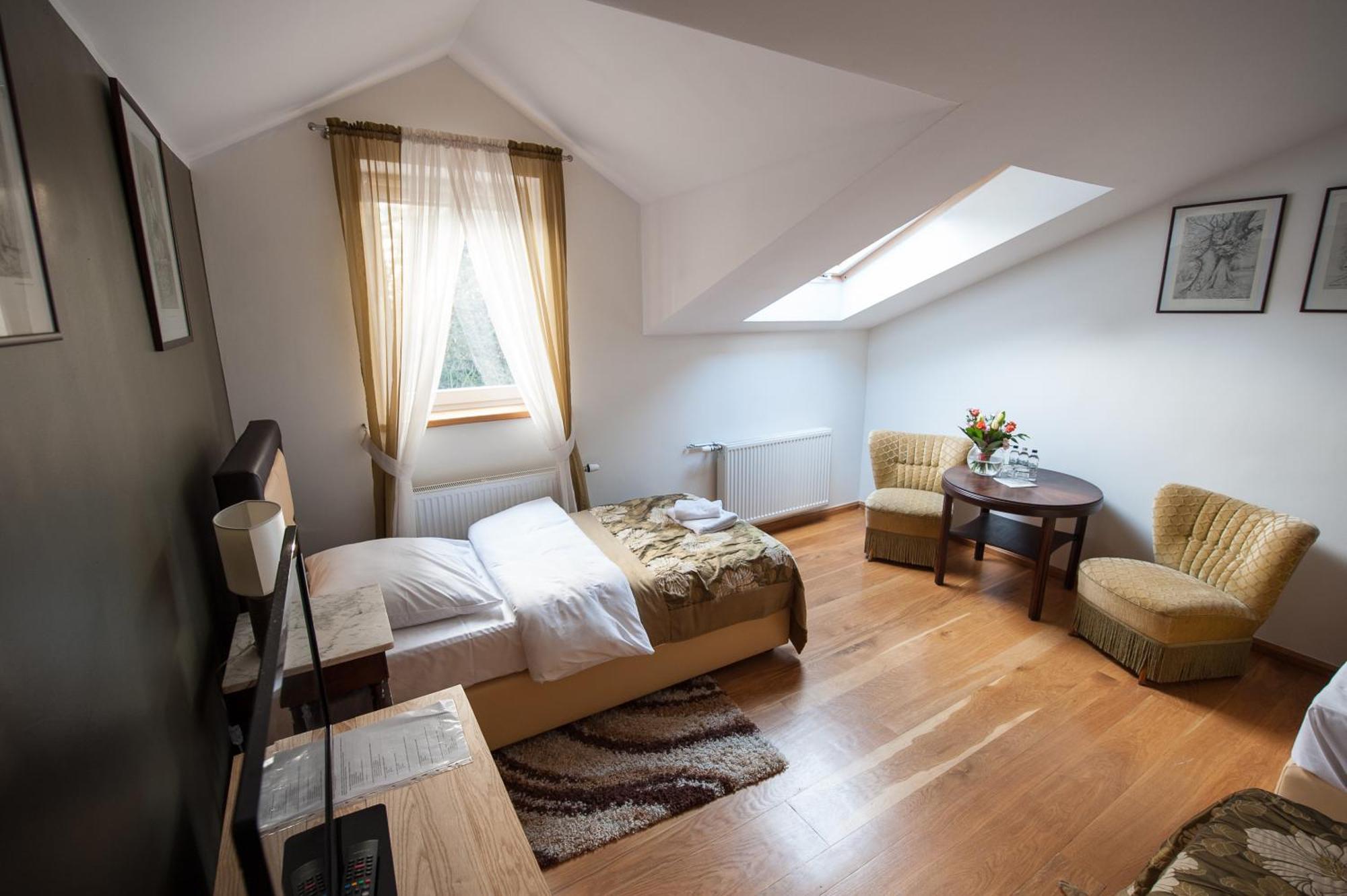 Siedem Drzew Hotel Biskupice  Room photo